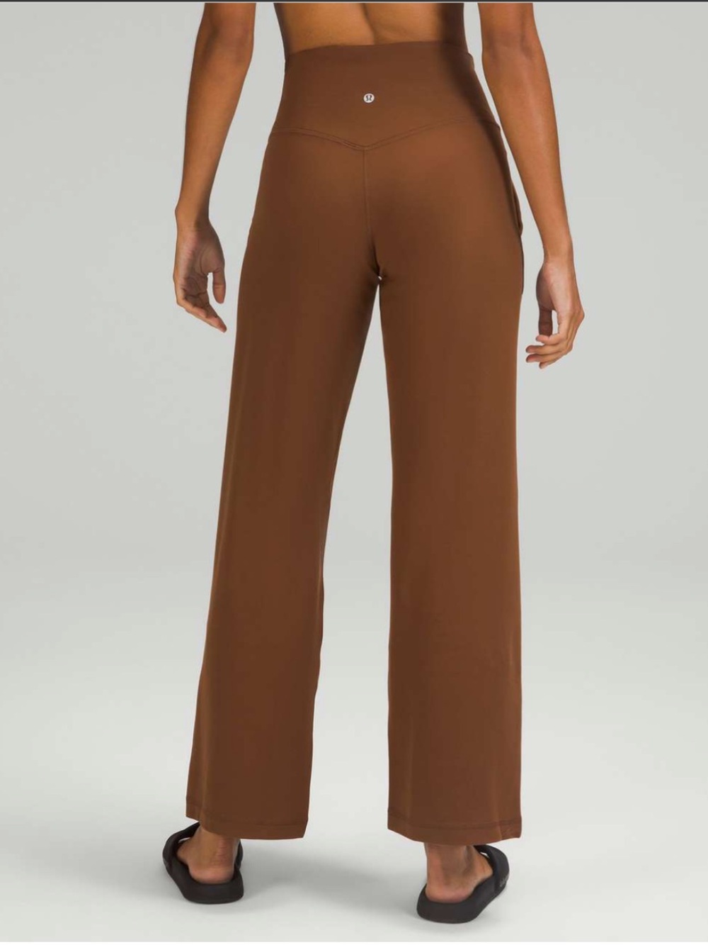 Lululemon Align Wide Leg High-Rise Pant 31"
Roasted Brown